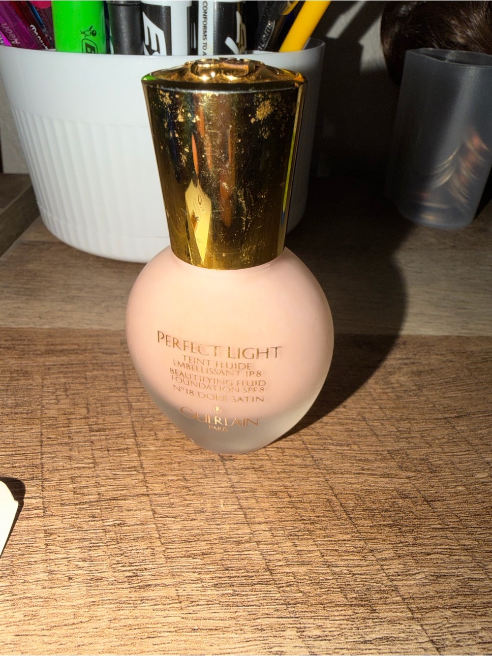 GUERLAIN Perfect Light Beautifying Fluid in Soft Pink with Gold Cap